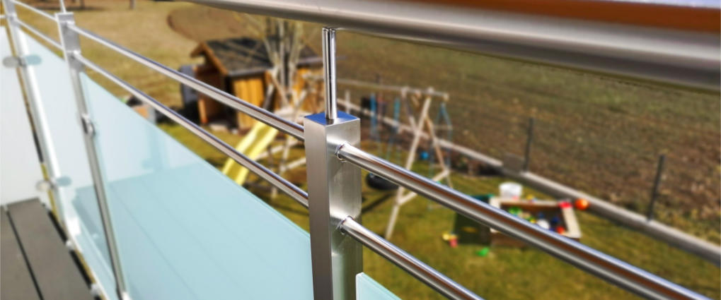 Balkongeländer Glas Edelstahl