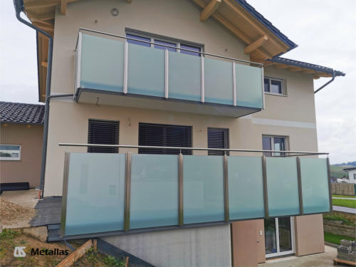 Glasgeländer am Balkon4